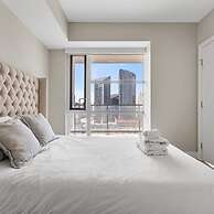 DT Upscale Corner Unit Tower Views Free Parking