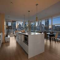 DT Upscale Corner Unit Tower Views Free Parking