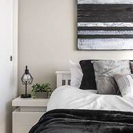 Prime Location Views Free Parking Banff Pass