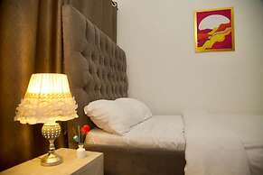 Loomzy Suites and Apartments
