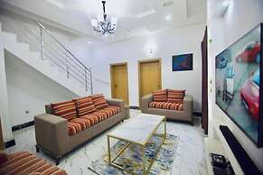 Loomzy Suites and Apartments