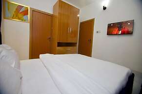 Loomzy Suites and Apartments