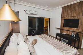 Loomzy Suites and Apartments