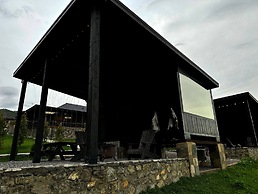 Runaway House - Qalaciq