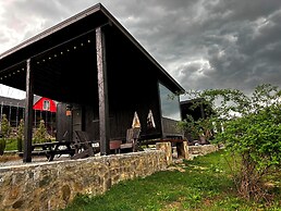 Runaway House - Qalaciq