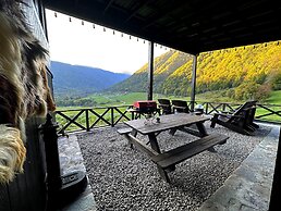 Runaway House - Qalaciq