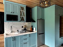 Runaway House - Qalaciq