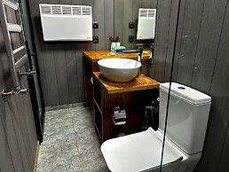 Runaway House - Qalaciq