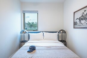 The Outrider by AvantStay Chic Stay Close to Broadway