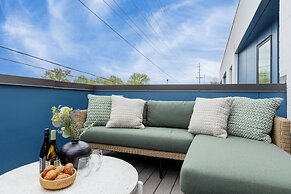 The Outrider by AvantStay Chic Stay Close to Broadway