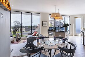 The Outrider by AvantStay Chic Stay Close to Broadway