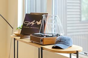 The Outrider by AvantStay Chic Stay Close to Broadway