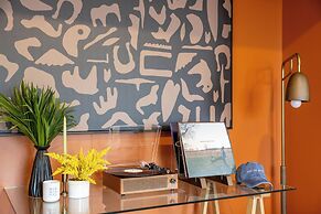 The Outrider by AvantStay Chic Stay Close to Broadway