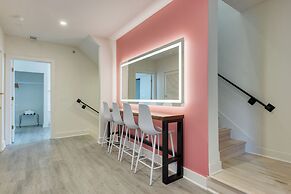 The Outrider by AvantStay Chic Stay Close to Broadway