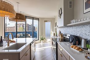 The Outrider by AvantStay Chic Stay Close to Broadway