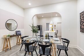 The Outrider by AvantStay Chic Stay Close to Broadway