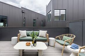 The Outrider by AvantStay Chic Stay Close to Broadway