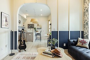 The Outrider by AvantStay Chic Stay Close to Broadway