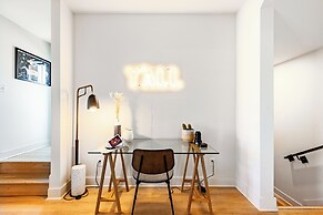 The Outrider by AvantStay Chic Stay Close to Broadway