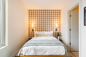 The Outrider by AvantStay Chic Stay Close to Broadway