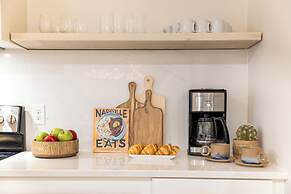 The Outrider by AvantStay Chic Stay Close to Broadway