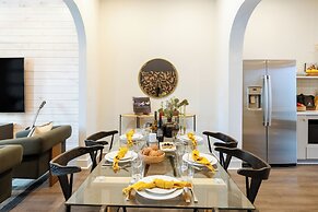 The Outrider by AvantStay Chic Stay Close to Broadway