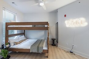 The Outrider by AvantStay Chic Stay Close to Broadway