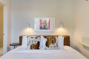 The Outrider by AvantStay Chic Stay Close to Broadway