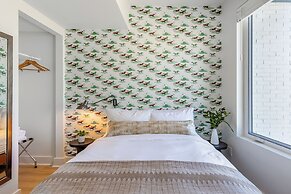 The Outrider by AvantStay Chic Stay Close to Broadway