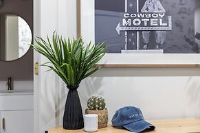 The Outrider by AvantStay Chic Stay Close to Broadway