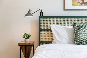 The Outrider by AvantStay Chic Stay Close to Broadway