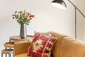 The Outrider by AvantStay Chic Stay Close to Broadway