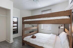 The Outrider by AvantStay Chic Stay Close to Broadway