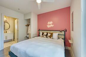 The Outrider by AvantStay Chic Stay Close to Broadway