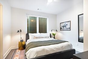 The Outrider by AvantStay Chic Stay Close to Broadway