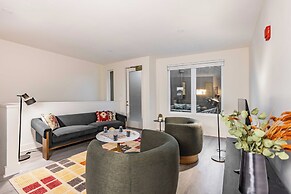 The Outrider by AvantStay Chic Stay Close to Broadway