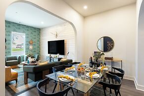 The Outrider by AvantStay Chic Stay Close to Broadway