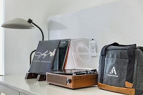 The Outrider by AvantStay Chic Stay Close to Broadway