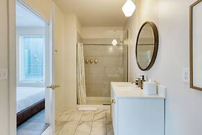 The Outrider by AvantStay Chic Stay Close to Broadway