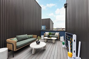 The Outrider by AvantStay Chic Stay Close to Broadway