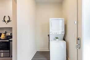 The Outrider by AvantStay Chic Stay Close to Broadway