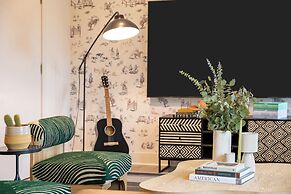 The Outrider by AvantStay Chic Stay Close to Broadway