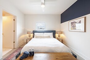 The Outrider by AvantStay Chic Stay Close to Broadway