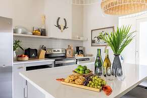 The Outrider by AvantStay Chic Stay Close to Broadway