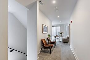 The Outrider by AvantStay Chic Stay Close to Broadway