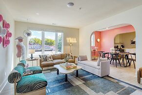 The Outrider by AvantStay Chic Stay Close to Broadway