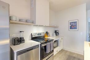 The Outrider by AvantStay Chic Stay Close to Broadway