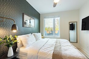 The Outrider by AvantStay Chic Stay Close to Broadway