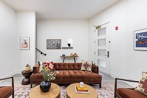 The Outrider by AvantStay Chic Stay Close to Broadway