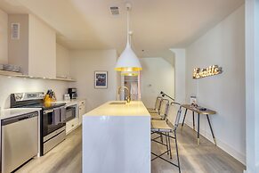 The Outrider by AvantStay Chic Stay Close to Broadway